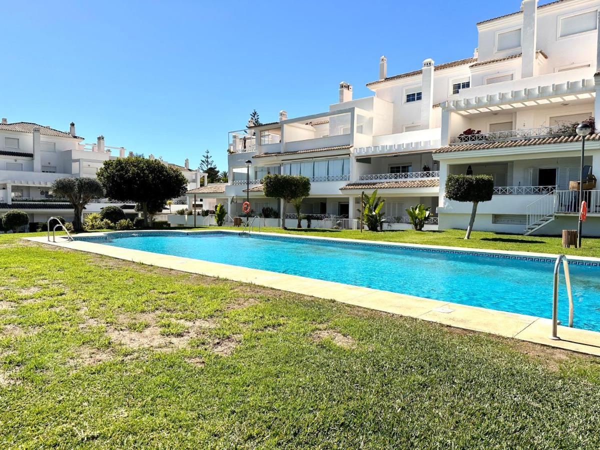 Moderno Apartamento Con Preciosas Vistas Al Mar En Urbanizacion Con Piscina - Rio Real 11 2G マルベーリャ エクステリア 写真