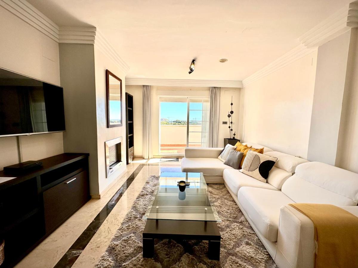 Moderno Apartamento Con Preciosas Vistas Al Mar En Urbanizacion Con Piscina - Rio Real 11 2G マルベーリャ エクステリア 写真