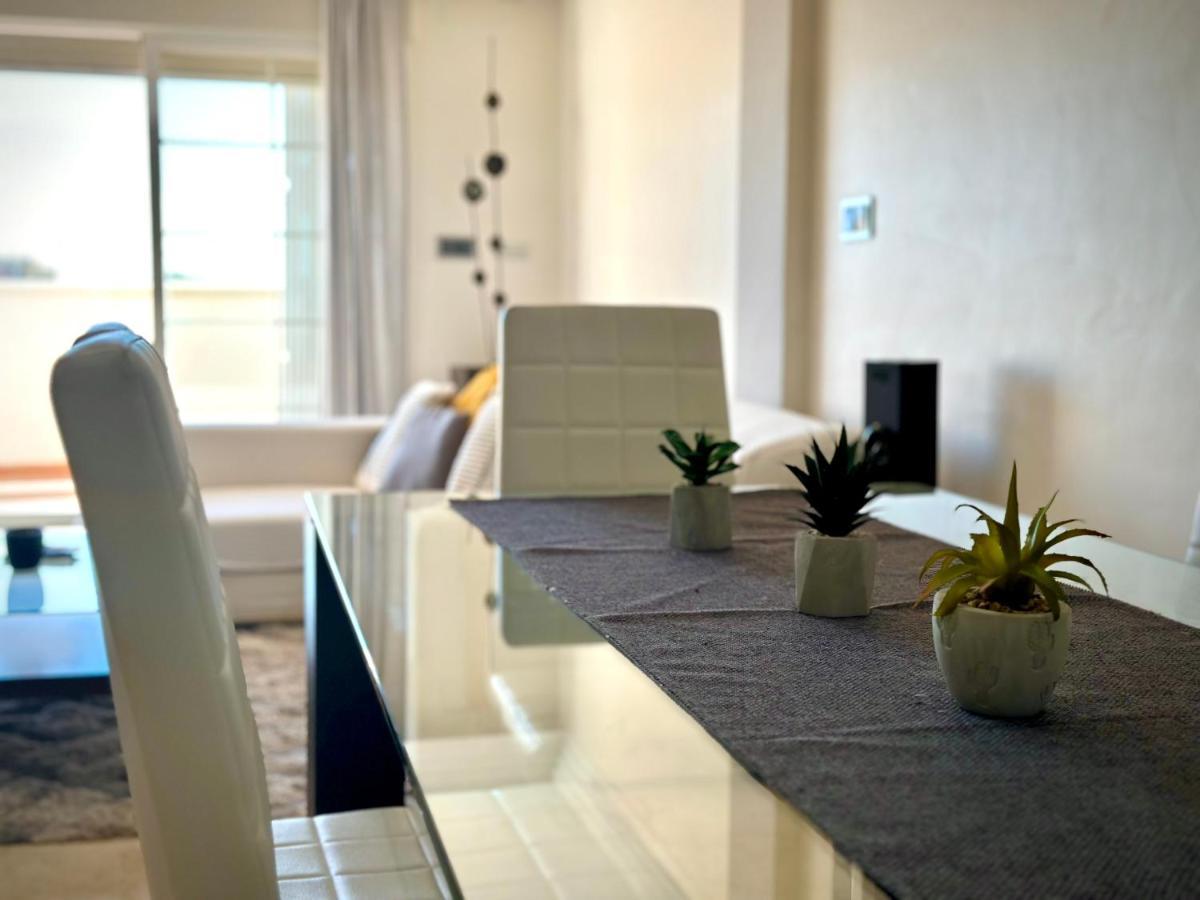 Moderno Apartamento Con Preciosas Vistas Al Mar En Urbanizacion Con Piscina - Rio Real 11 2G マルベーリャ エクステリア 写真