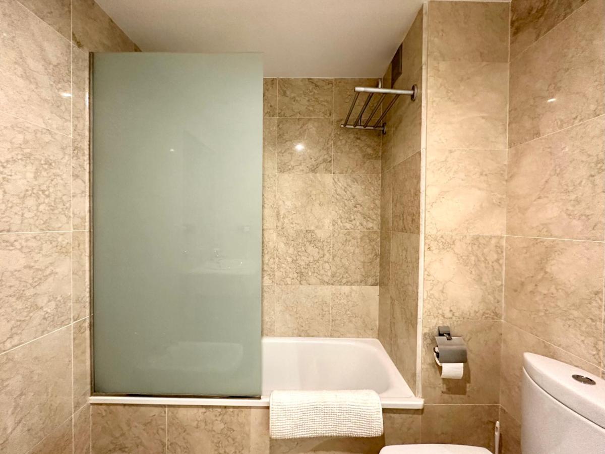 Moderno Apartamento Con Preciosas Vistas Al Mar En Urbanizacion Con Piscina - Rio Real 11 2G マルベーリャ エクステリア 写真