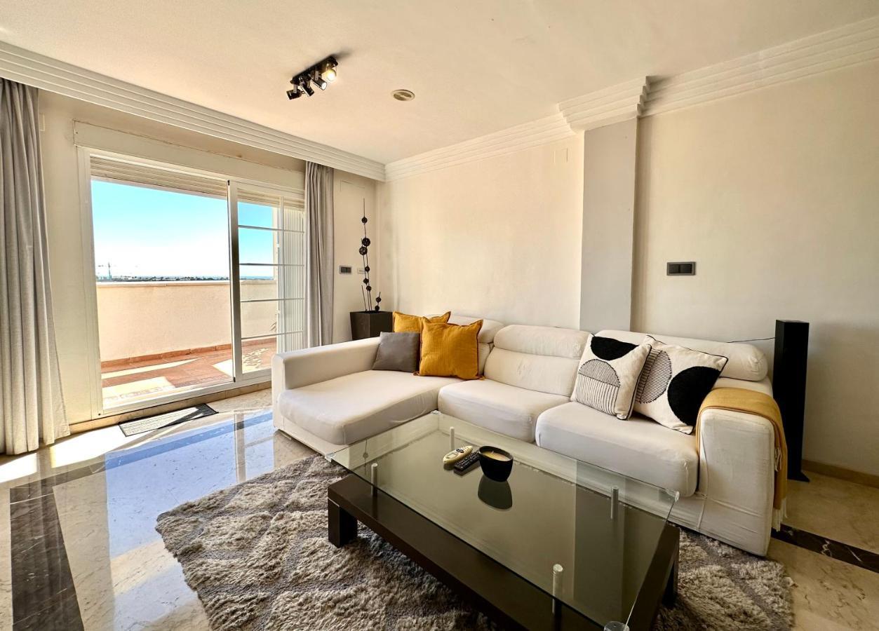 Moderno Apartamento Con Preciosas Vistas Al Mar En Urbanizacion Con Piscina - Rio Real 11 2G マルベーリャ エクステリア 写真